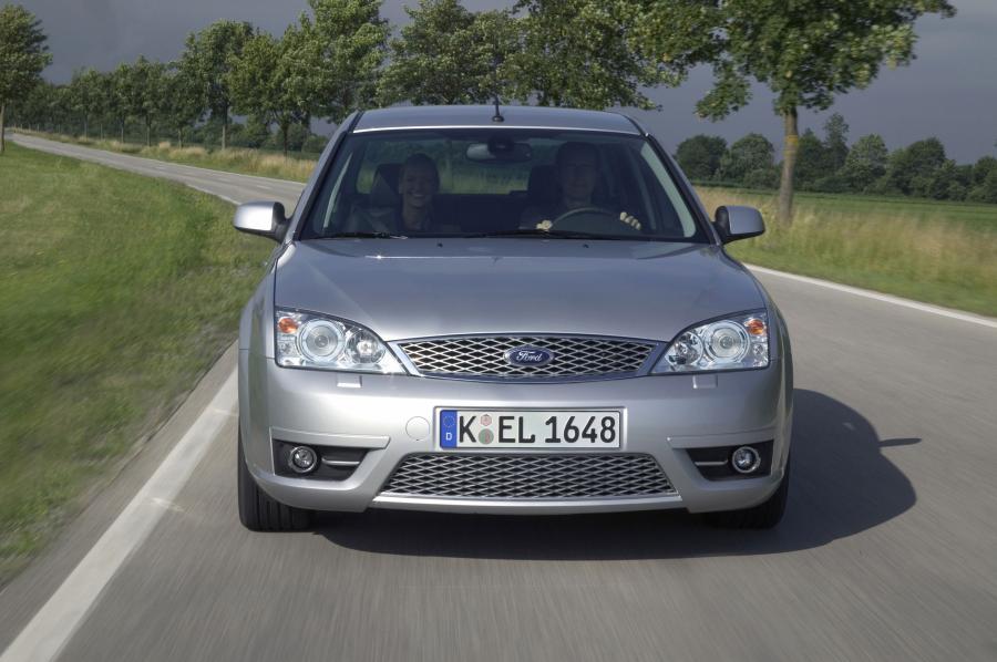  Ford Mondeo Titanium 2004 года  (фото 34 из 38)